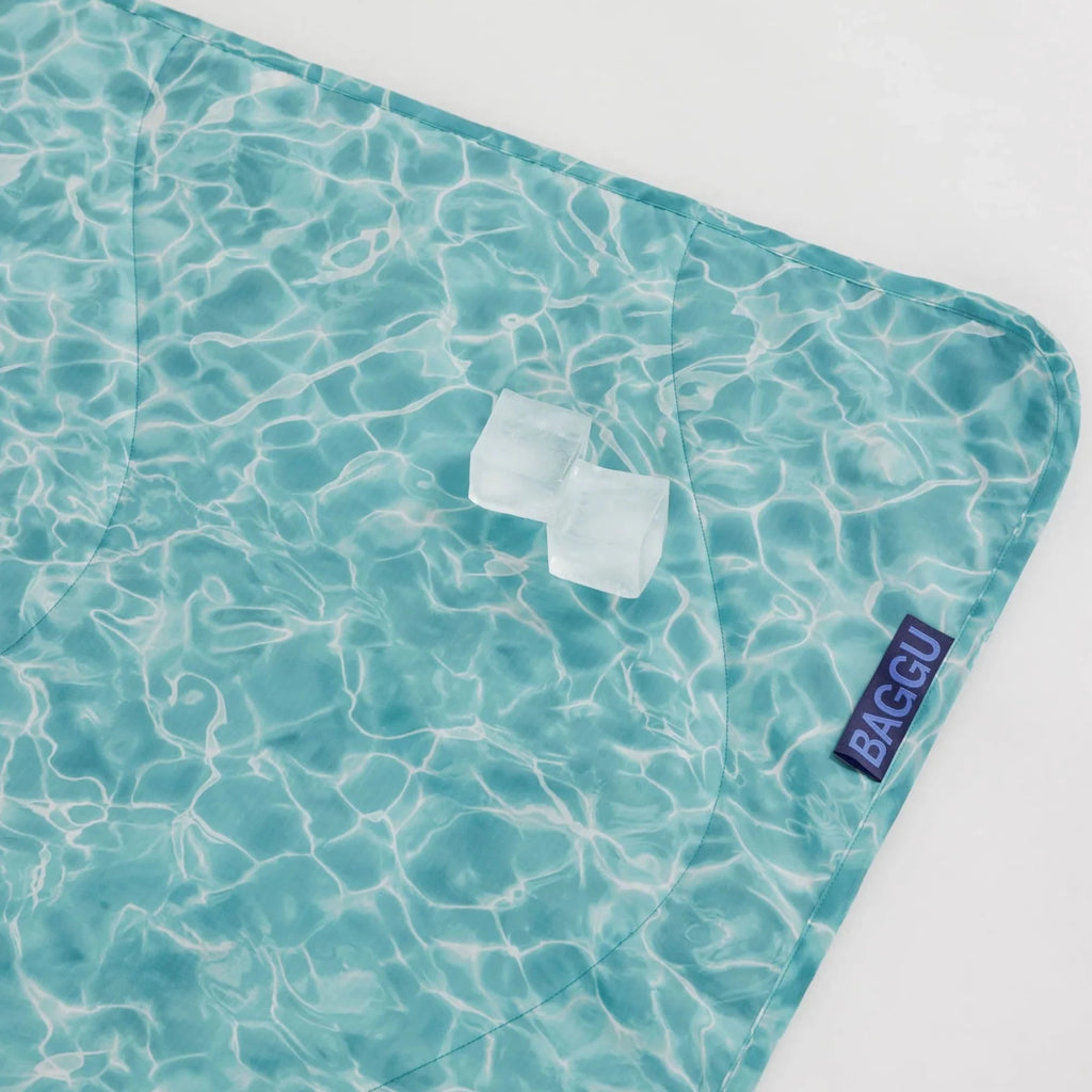 Baggu Puffy Picnic Blanket - Pool | Garian