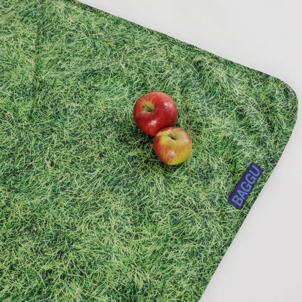 Baggu Puffy Picnic Blanket - Grass | Garian