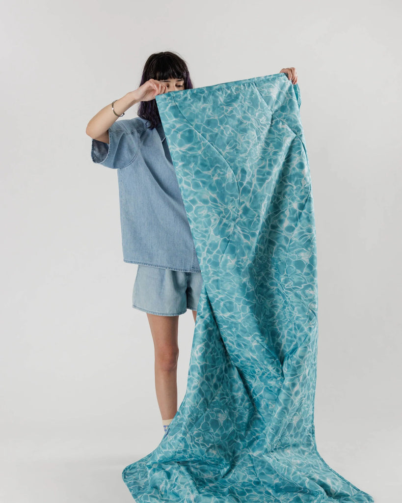 Baggu Puffy Picnic Blanket - Pool | Garian