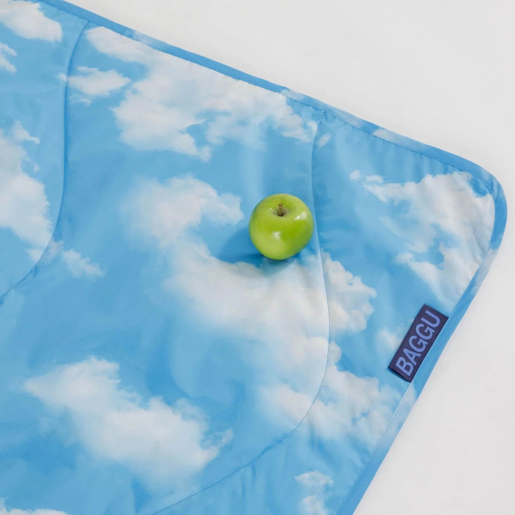 Baggu Puffy Picnic Blanket - Clouds | Garian